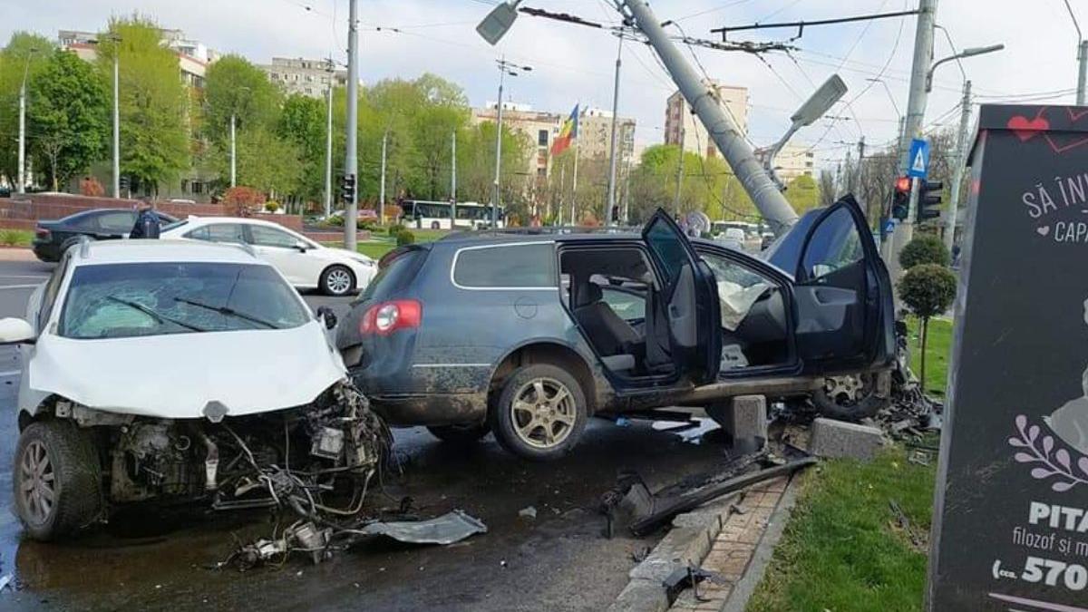 patru oameni raniti accident intersectie bucuresti