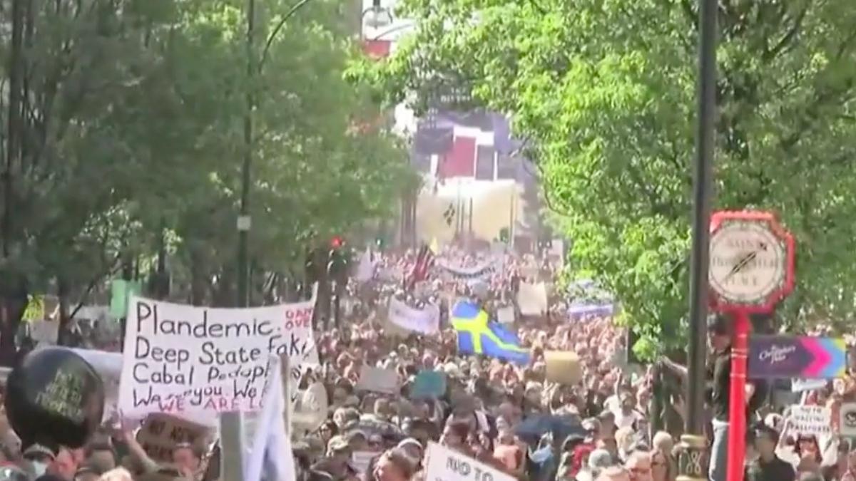 protest anti lockdown londra mii de britanici