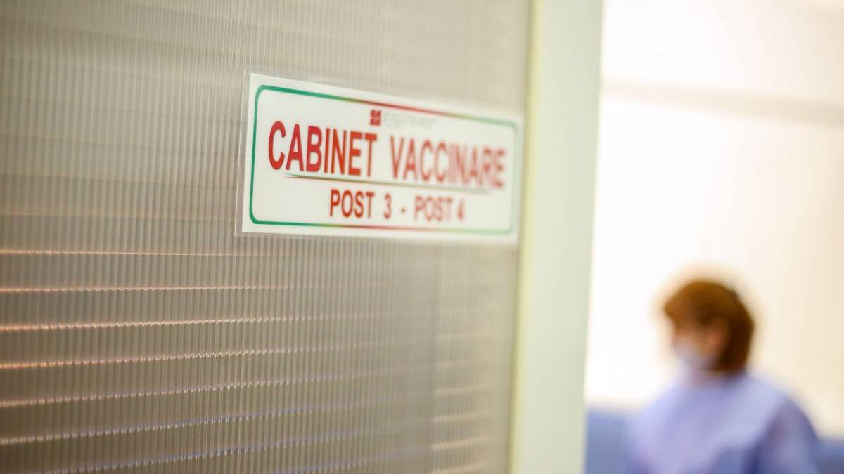 romanii diaspora vaccinati aeroport