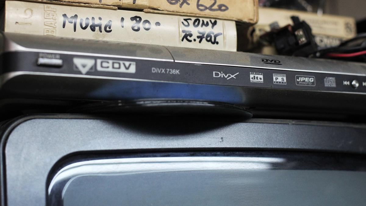 femeie din sua pusa sub acuzare nu a returnat o caseta video inchiriata in urma cu 20 de ani