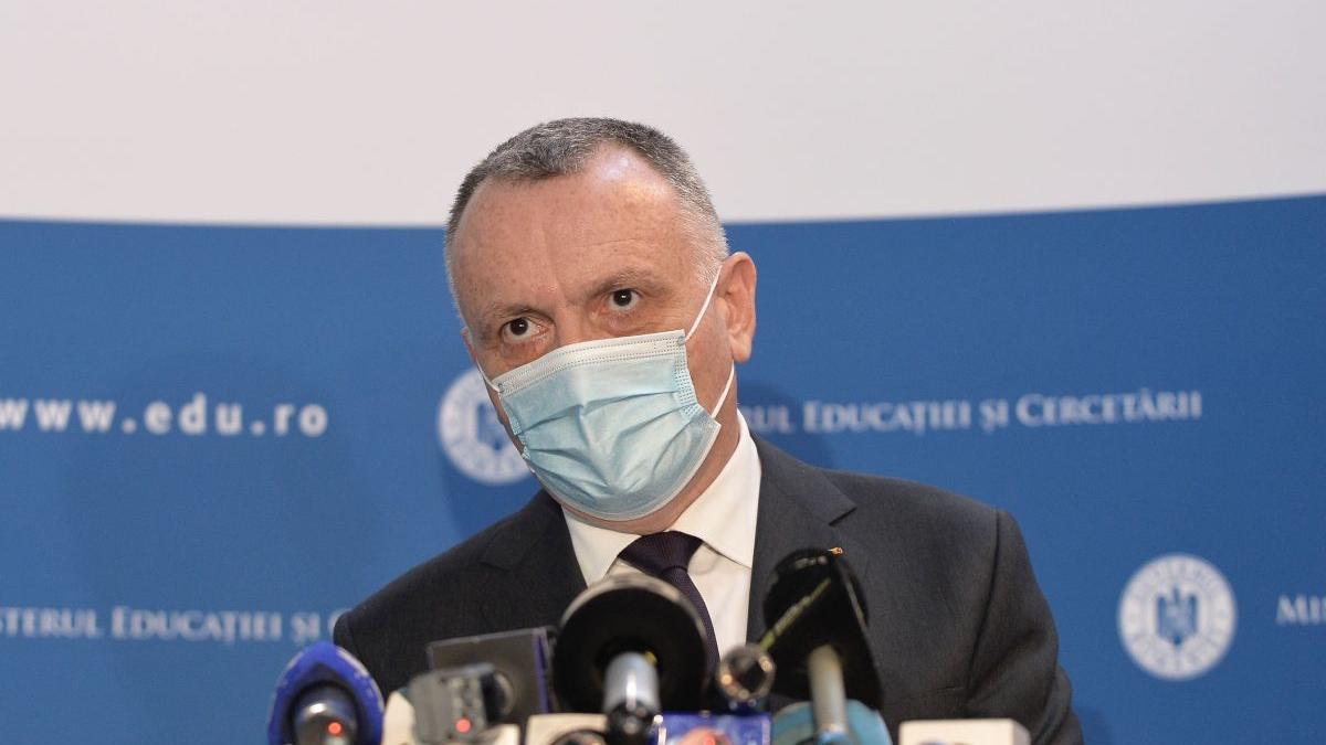 scoli procent vaccinare prezenta fizica indiferent scenariu