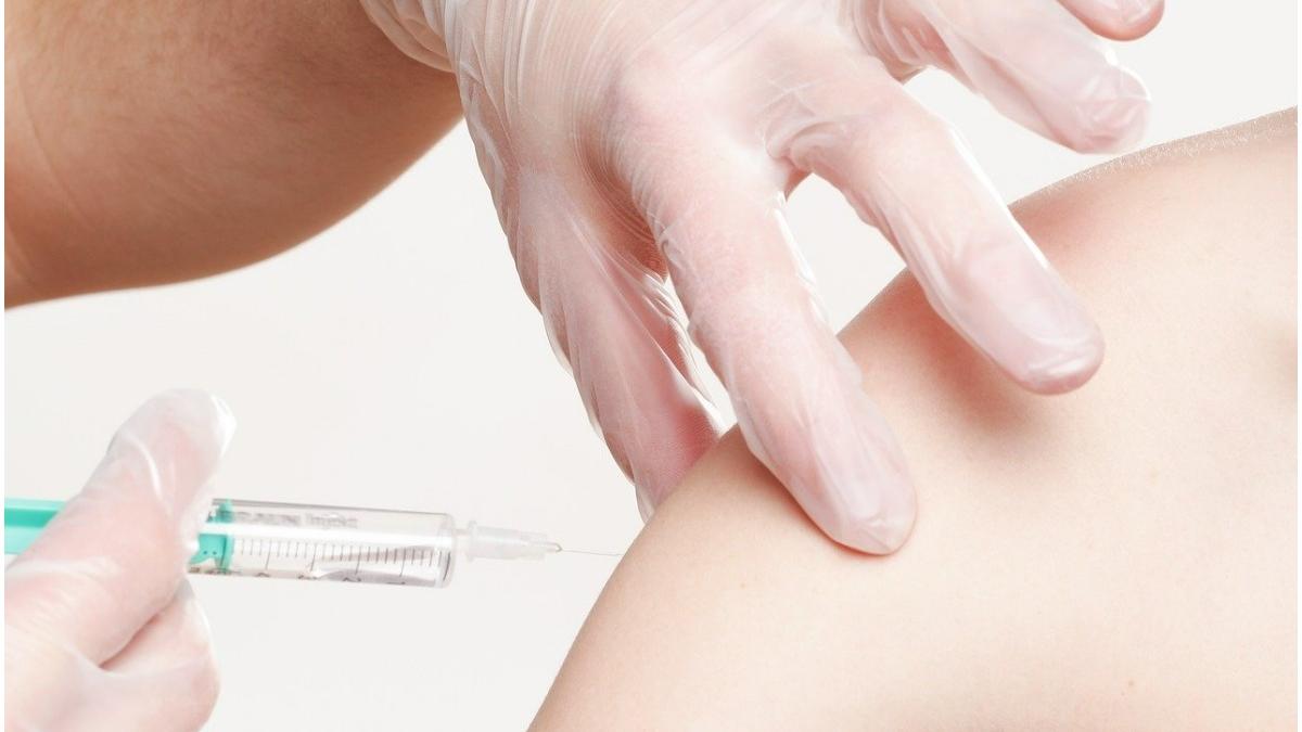 stat american 100 dolari persoana vaccin covid 19