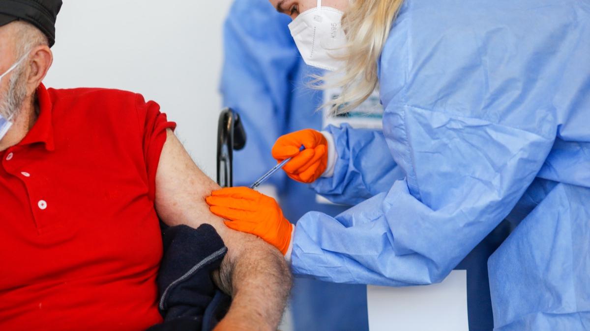 octavian jurnam in loc sa platim medicii de familie sa dam celor care se vaccineaza