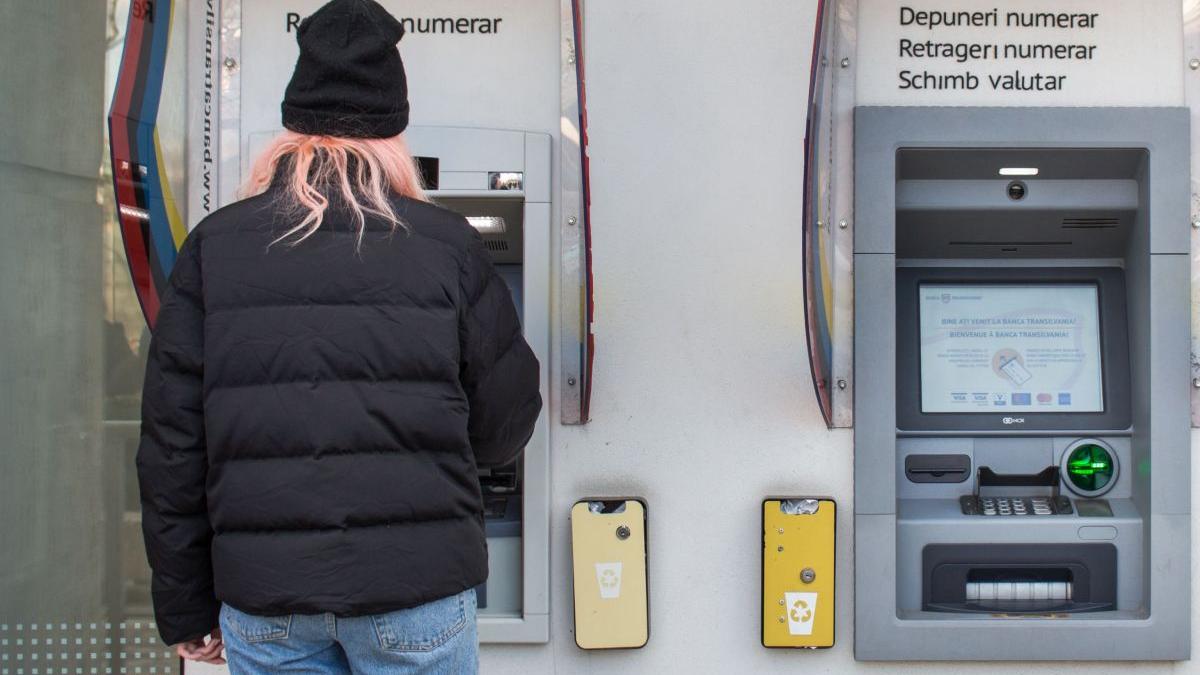 tanara cluj napoca furat card soacra arestata domiciliu casa soacrei