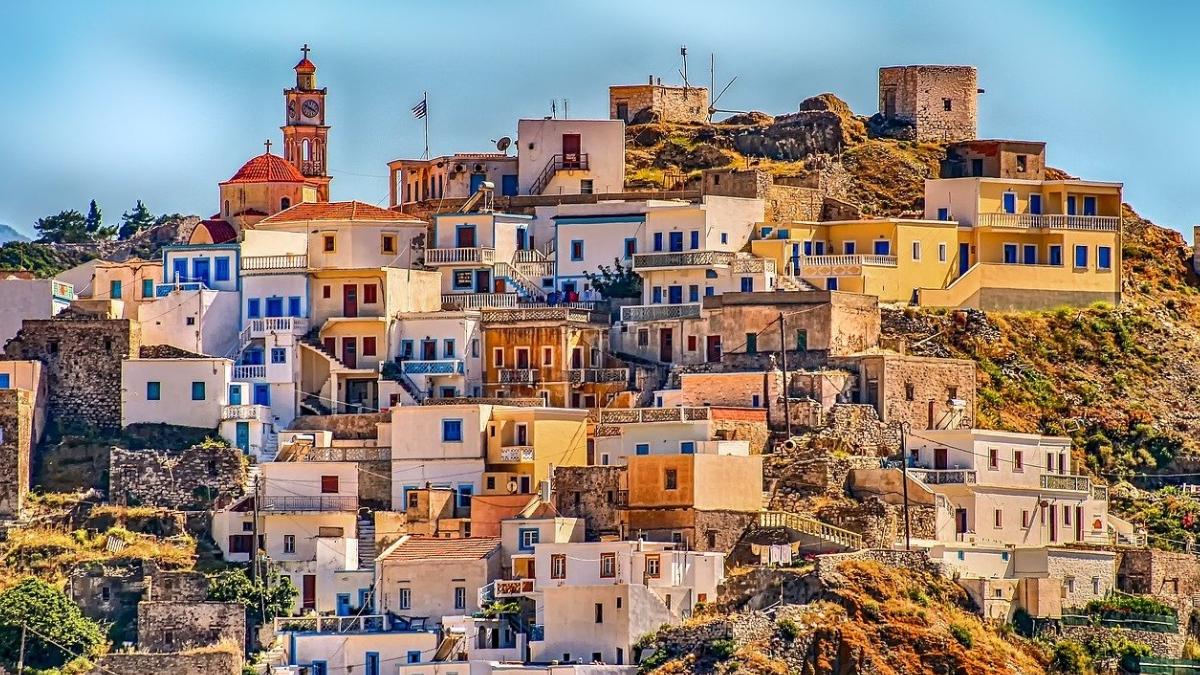 grecia a redeschis terasele cafenelele si restaurantele dupa o pauza de sase luni