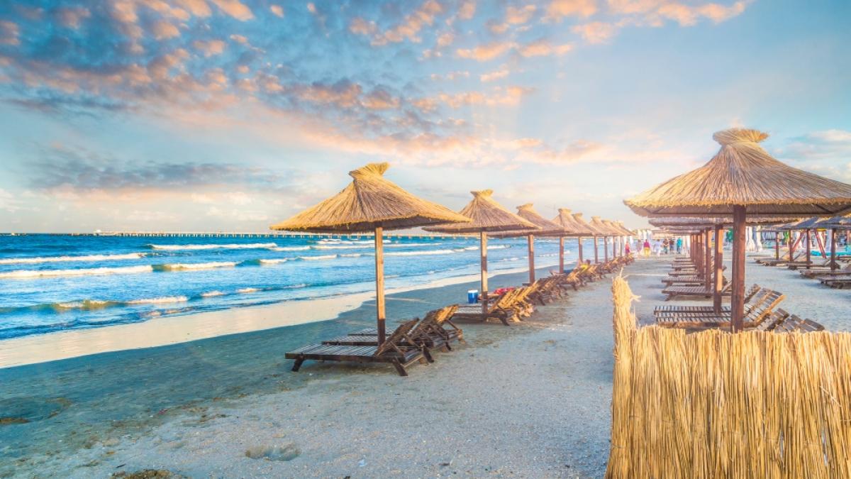 vesti proaste turisti mare litoral taxa 5 lei cazare