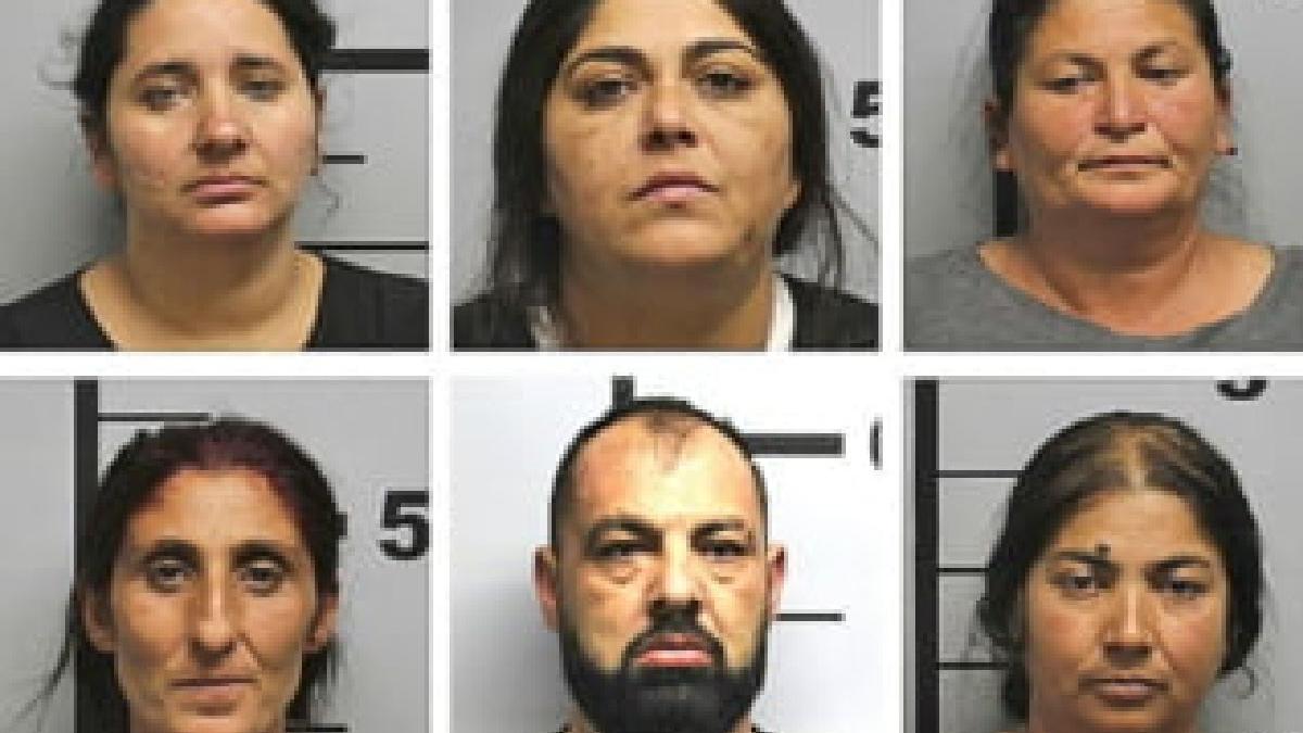 banda de romani arestata sua dupa ce au jefuit un templu budist