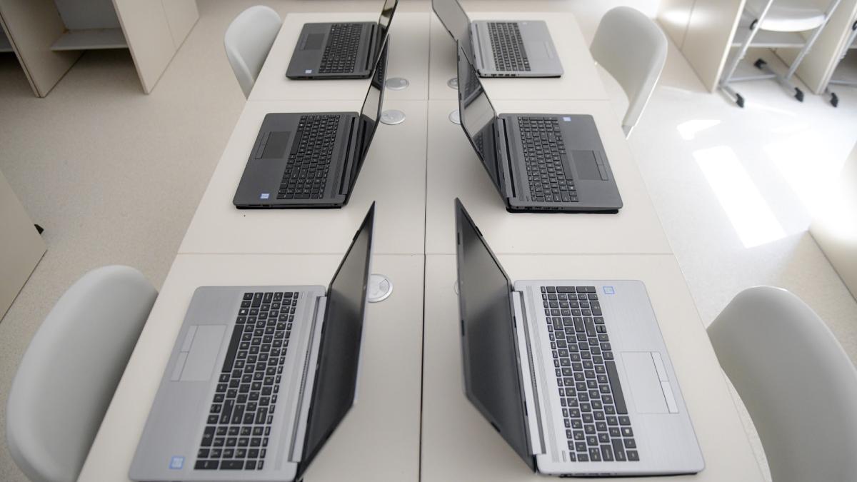 milioane de elevi au inceput scoala tot online