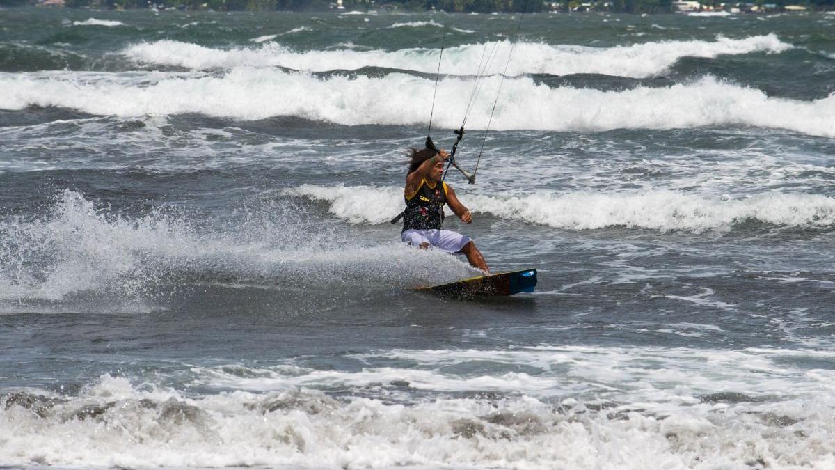 tragedie malul marii tanar kitesurfing neptun
