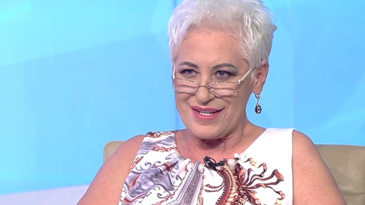 lidia fecioru lumea plina oameni traga jos