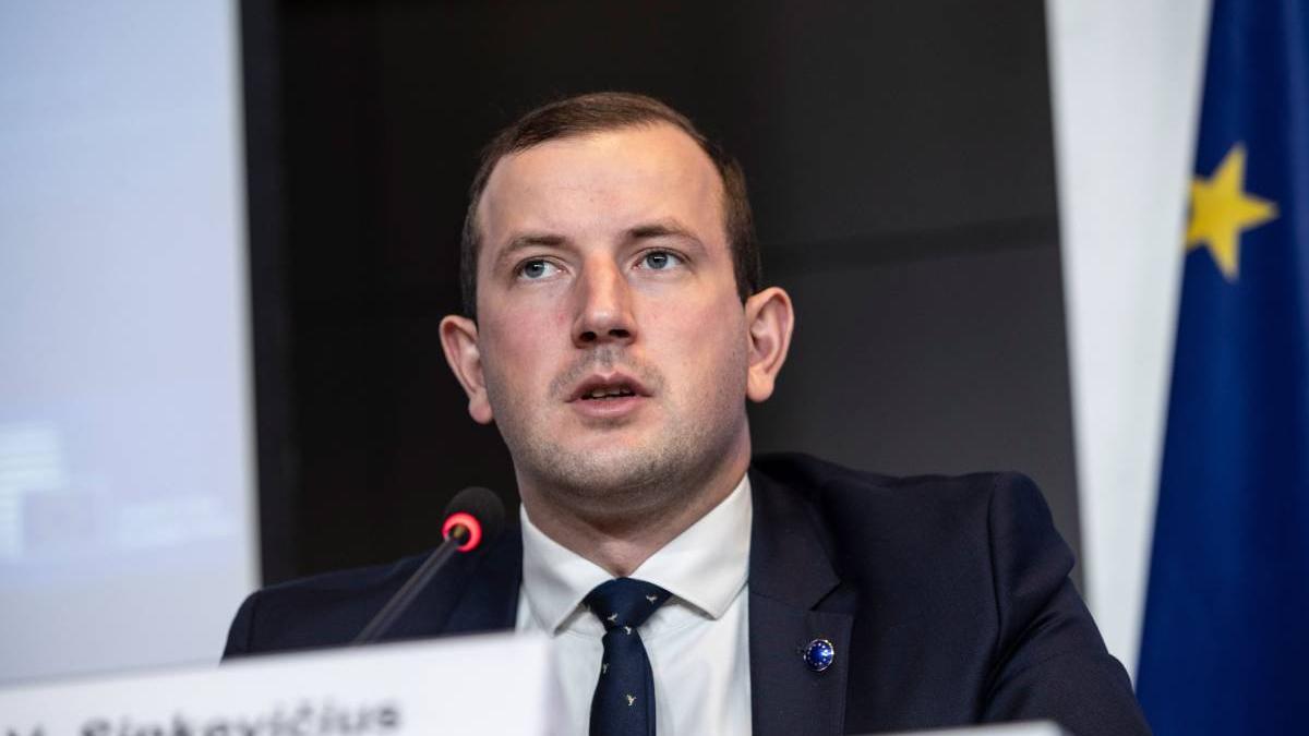 comisar european mediu analizeaza cazul urs arthur