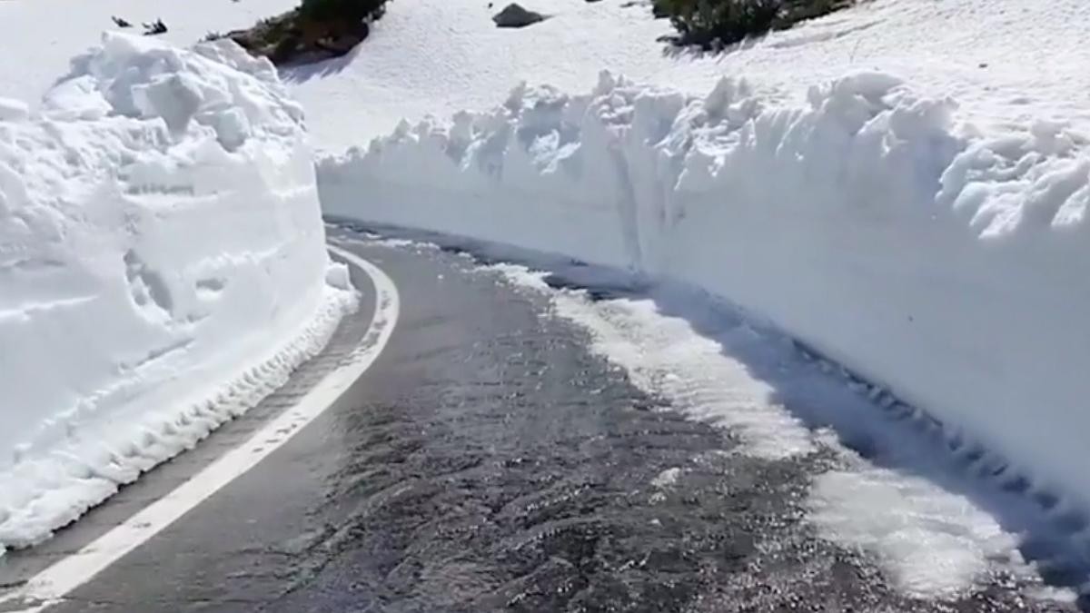 imagini spectaculoase operatiunea de deszapezire a transfagarasanului