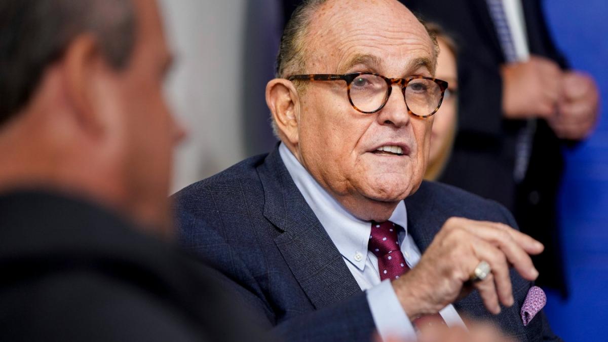 rudy giuliani avocat donald trump anchetat susa scrisoare klaus iohannis