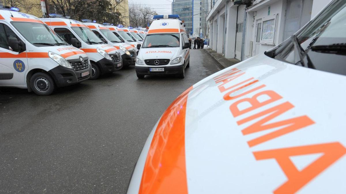 barbat iasi agonie ambulanta afara ploua