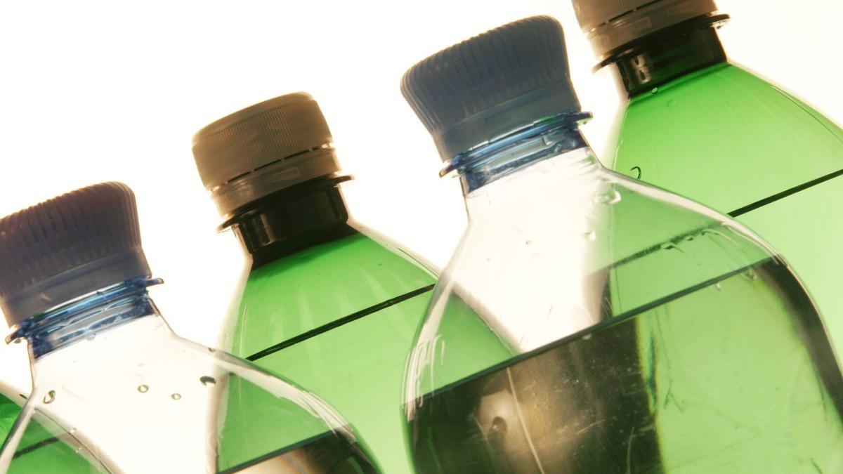 garantie sticle plastic cinci lei