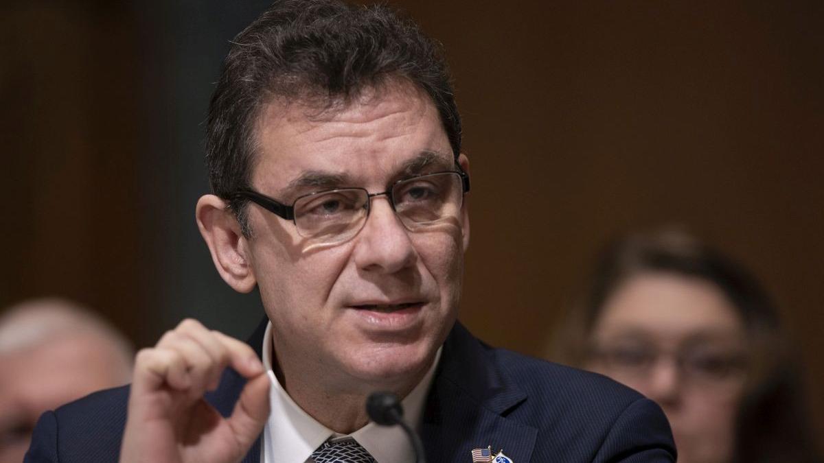 pfizer albert bourla vaccin a treia doza