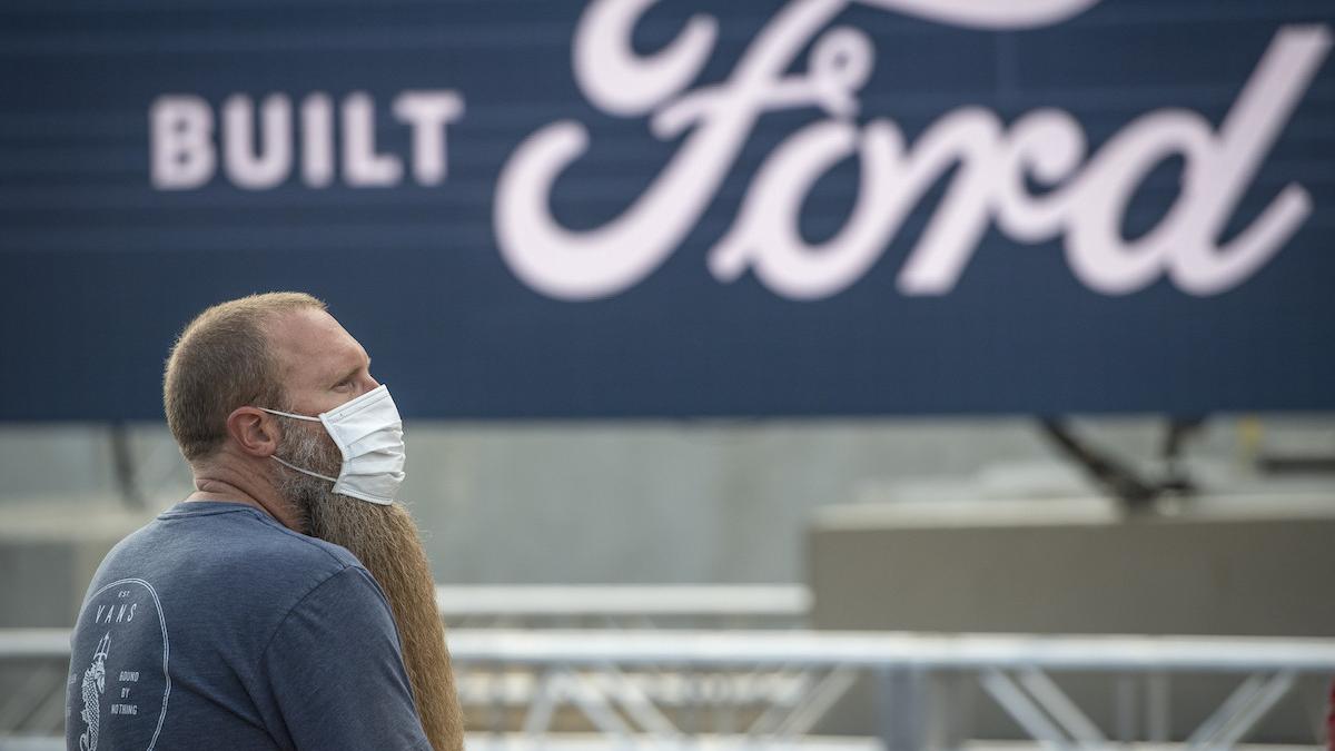 salariu angajat uzina ford craiova