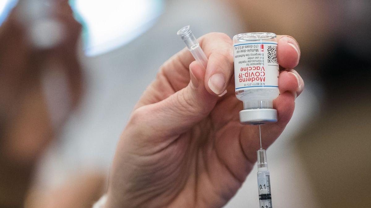 vaccin anti covid miliardari
