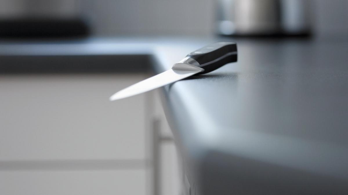 femeie galati depresie injunghiat sot