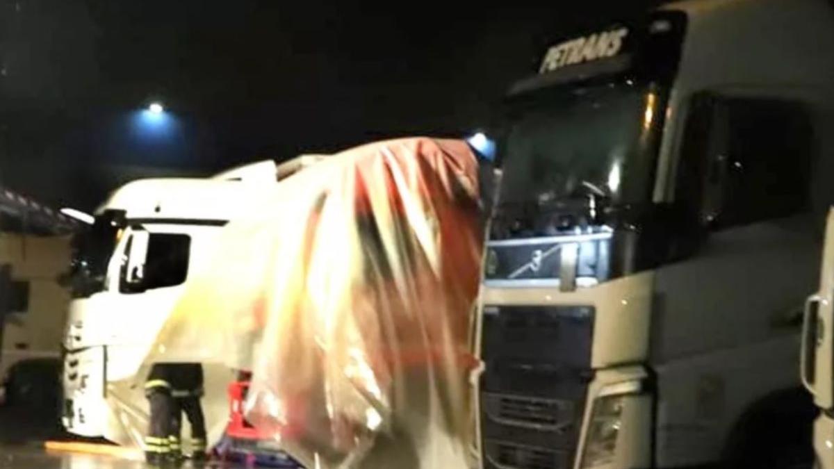 sofer roman de tir gasit mort cabina parcare italia