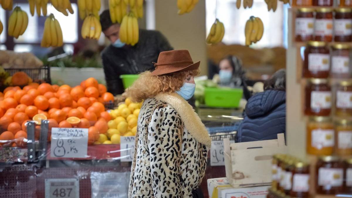 romanii cumpara strict necesar preturi mari salarii mici