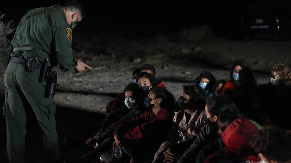 sute romani romi trec granita sua mexic