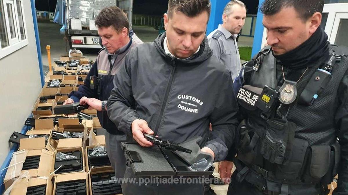 captura record pistoale frontiera