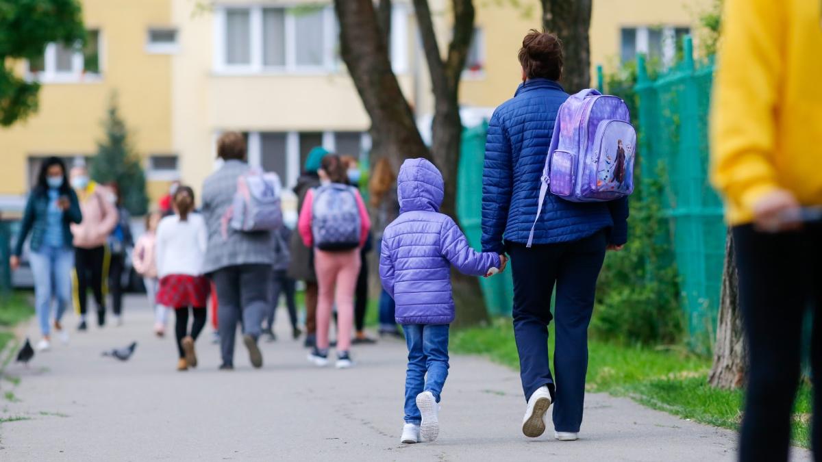 parintii pot participa festivitati sfarsit an scolari elevi vaccinati sau test negativ