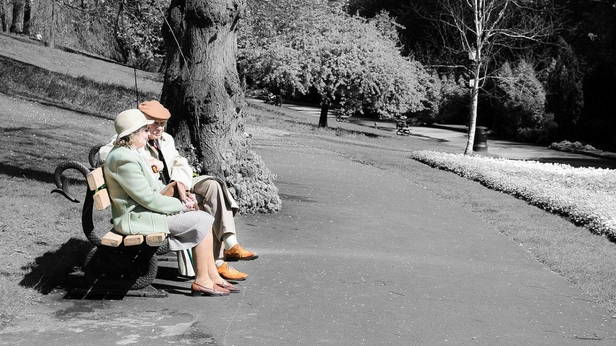 varsta pensionare femei crestere