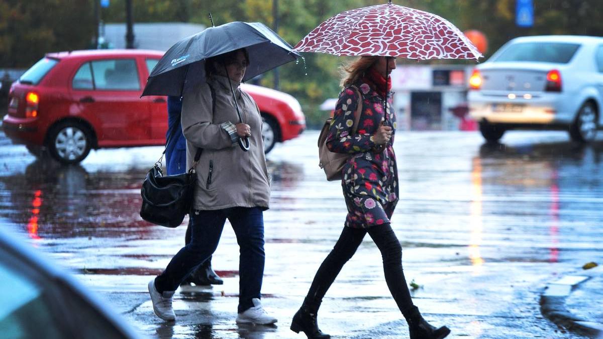 cod portocaliu furtuni ploi judete romania