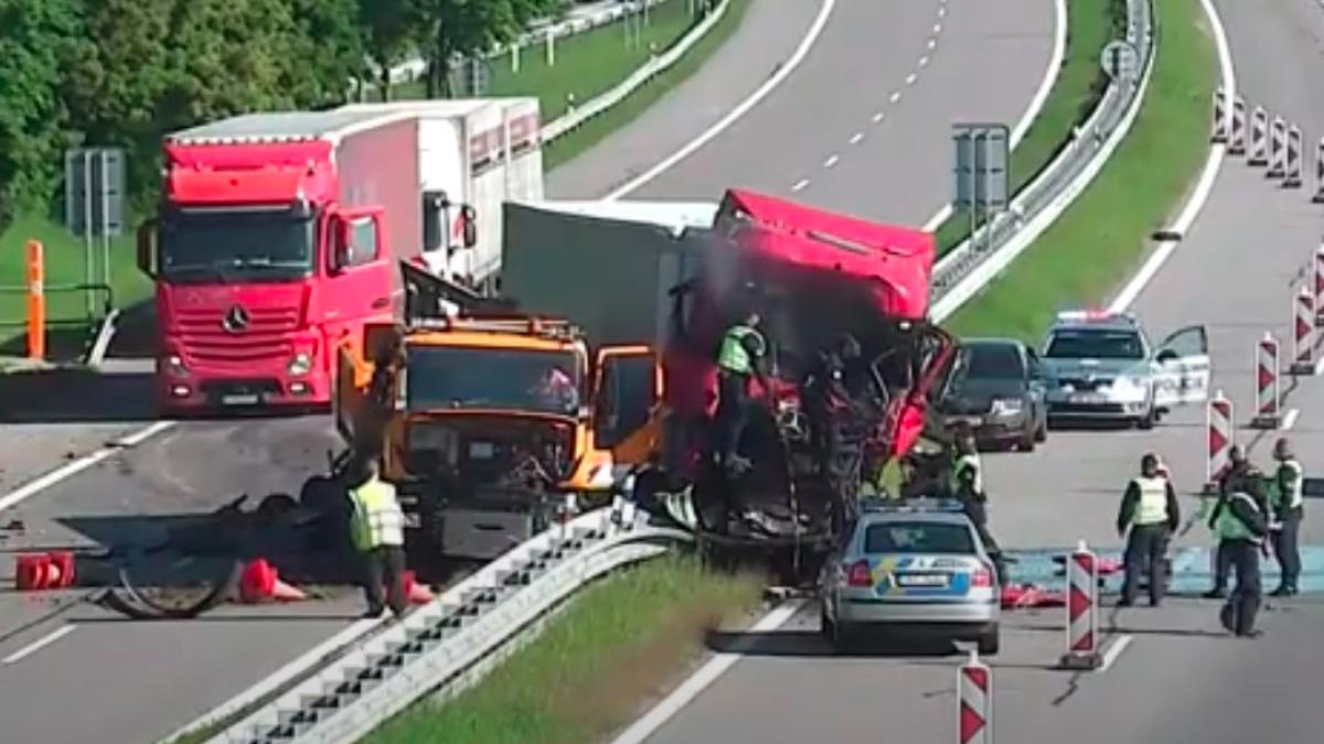 sofer roman a murit strivit in camion granita cehia slovacia sub ochii politiei