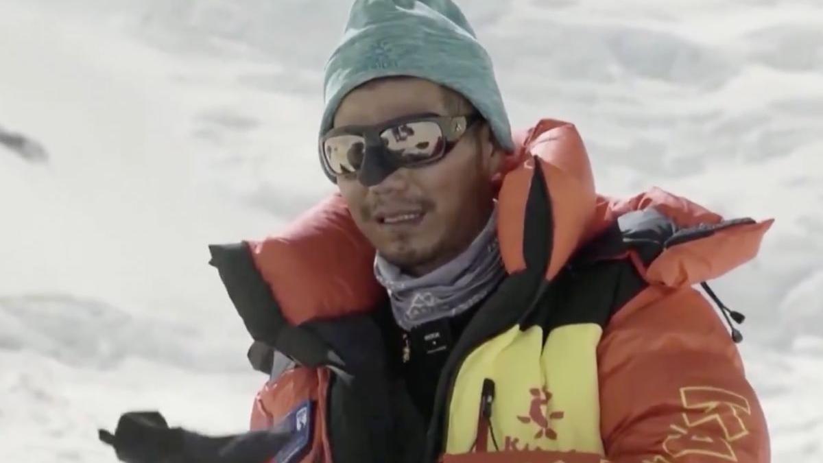 chinez nevazator escaladat varful everest