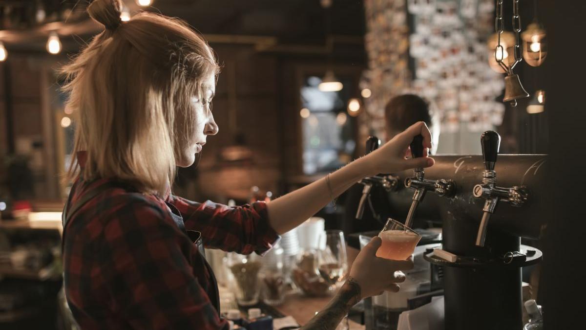 barmanita taiat penis sef spania