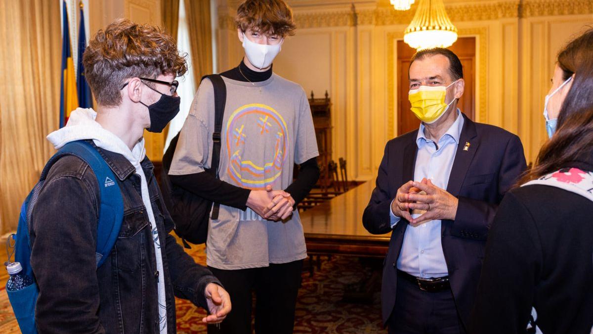 ludovic orban recitat poezii palatul parlamentului copii