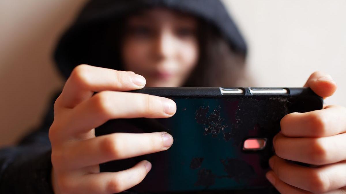 condamnare record barbat botosani fetite cunoscute facebook