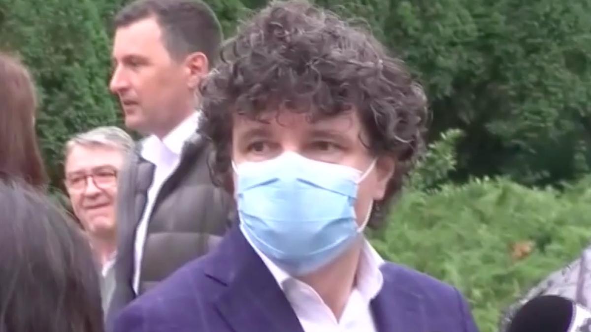 nicusor dan promisiuni dupa plimbare bicicleta eliberam orasul masini parcate