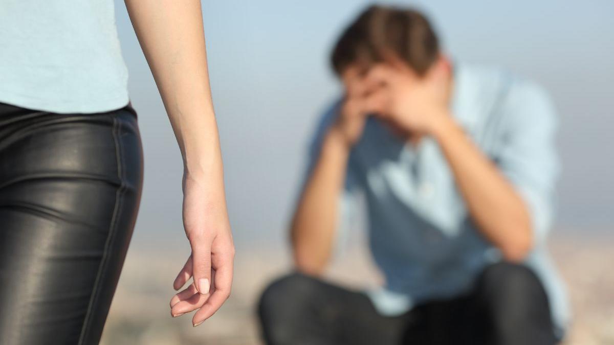 tanar budeasa distrus masina levierul inselat iubita