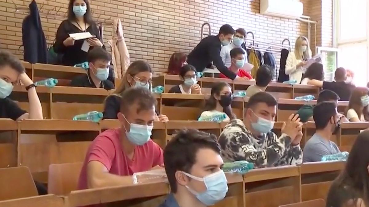 simulare admitere la facultate 2021 sute de elevi s au inghesuit la examen politehnica