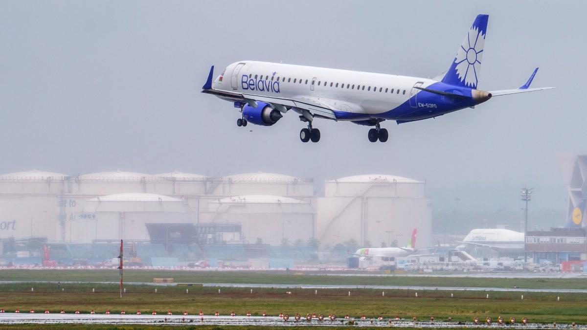 ue isi inchide spatiul aerian si aeroporturile pentru avioanele din belarus