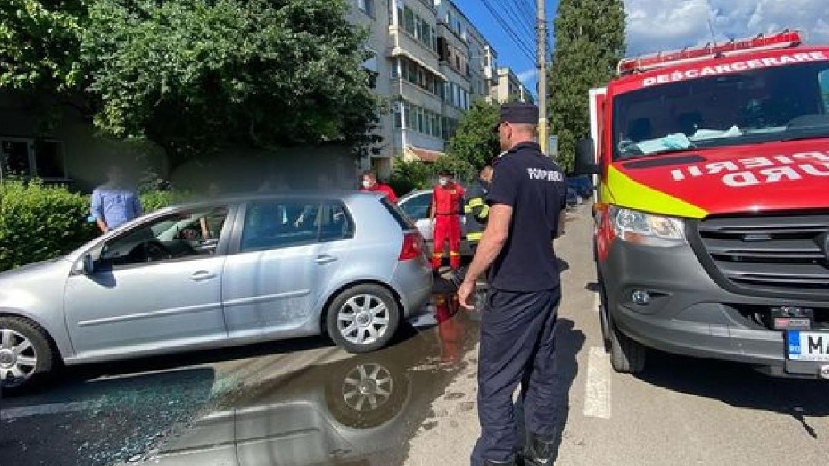 bebelus ramas blocat masina salvat pompieri constanta