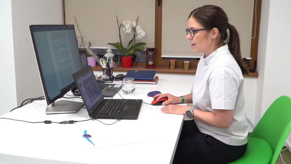 cadre didactice instruite taine predare interactiva dispozitive digitale