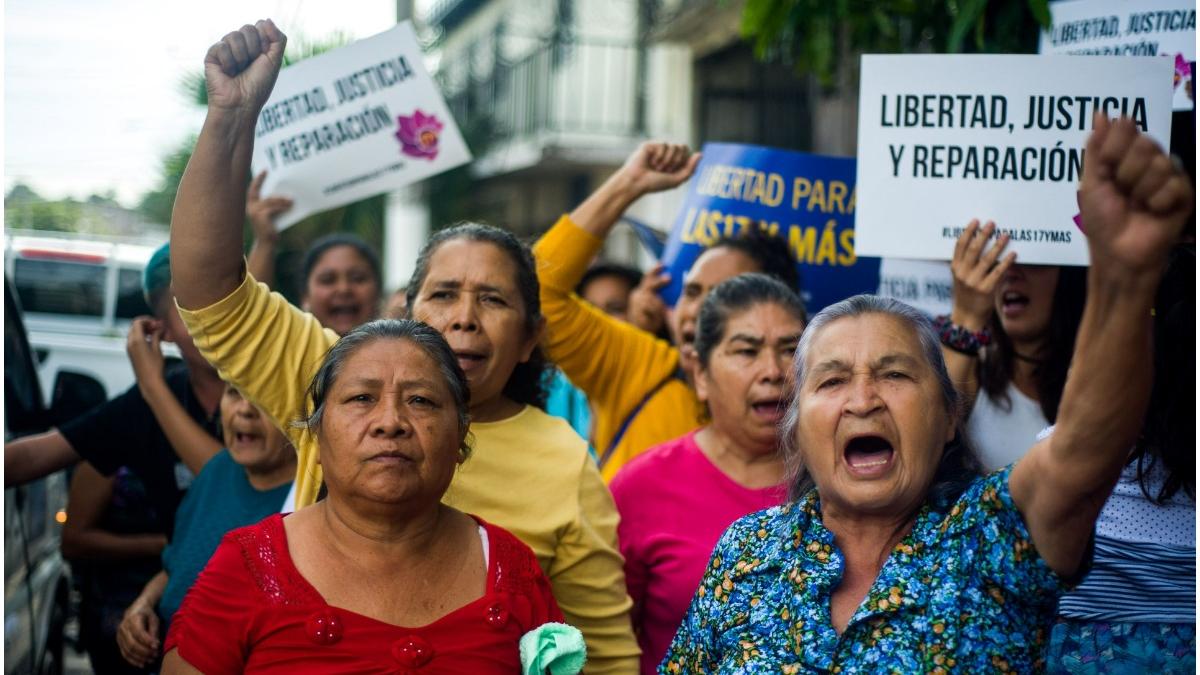 femeie condamnata pierdere sarcina salvador