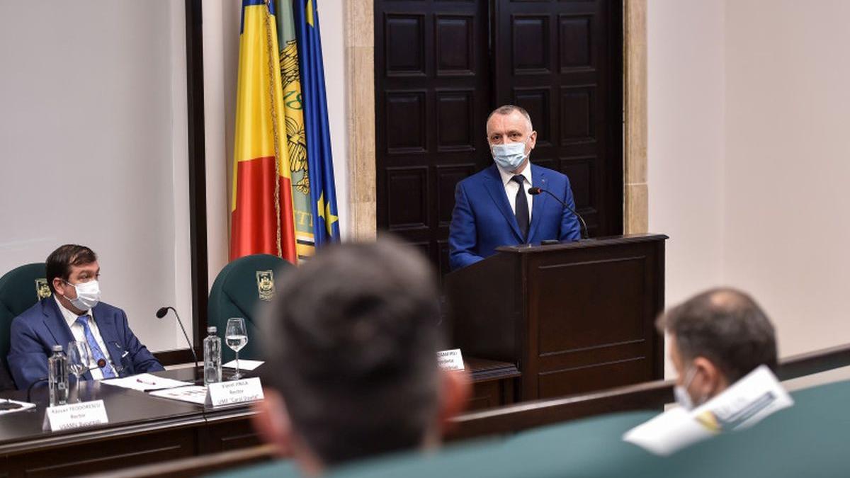 sorin cimpeanu elevi vaccinati