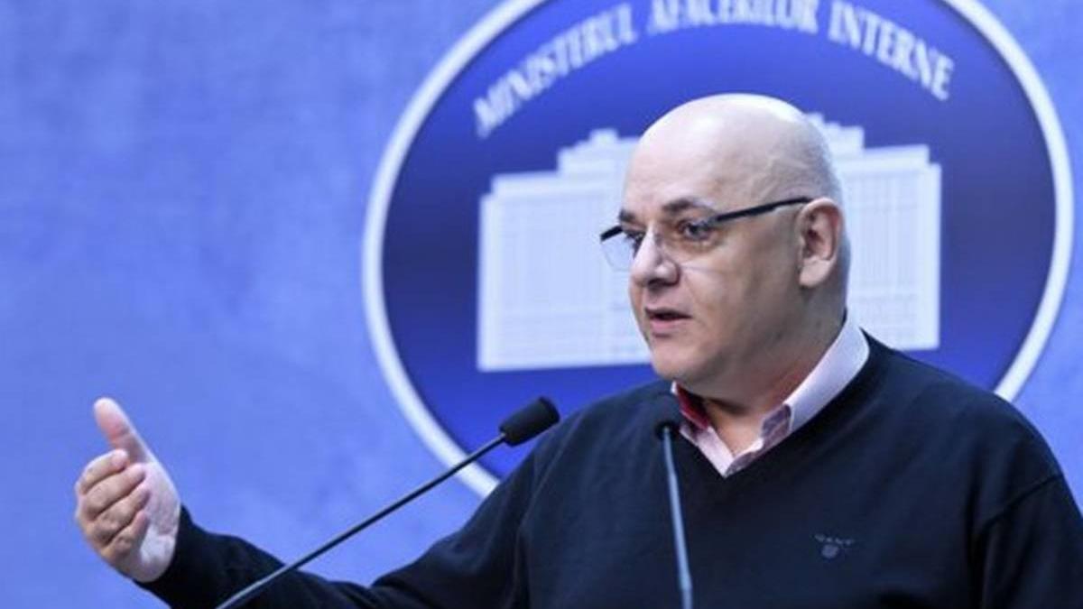 arafat nunti fara restrictii exterior