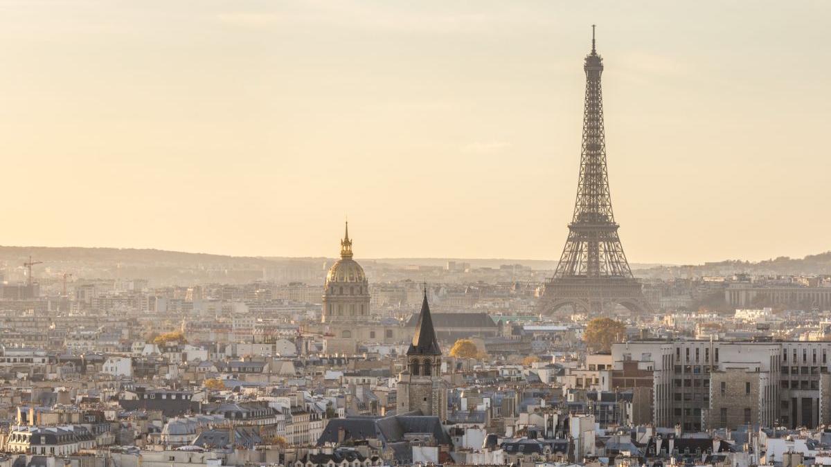 franta deschisa turisti