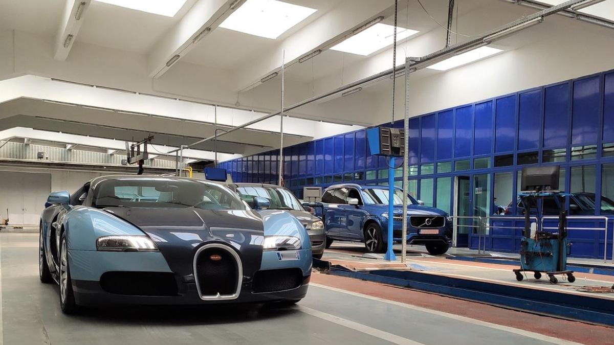 bugatti veyron 2 milioane dolari inmatriculat romania