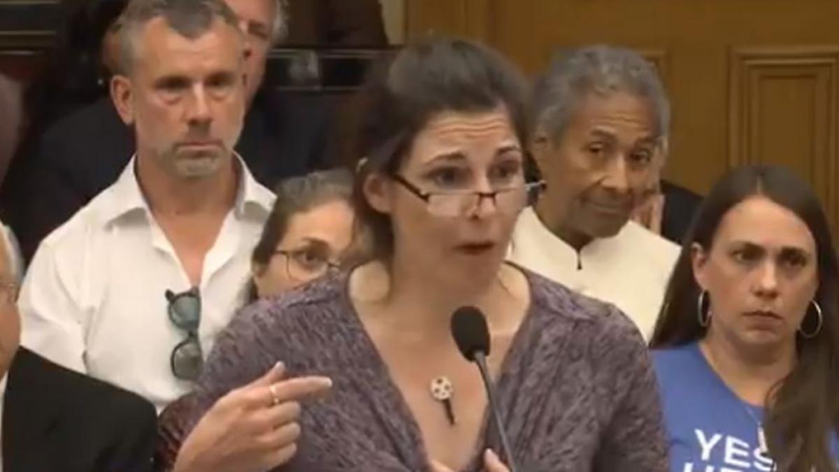 asistenta medicala magnetism vaccin covid