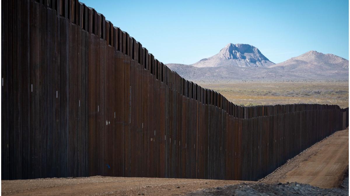 guvernator texas zid frontiera mexic