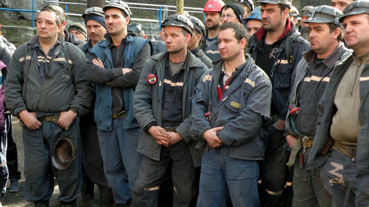 peste 8 000 de oameni din complexul energetic vor fi concediati