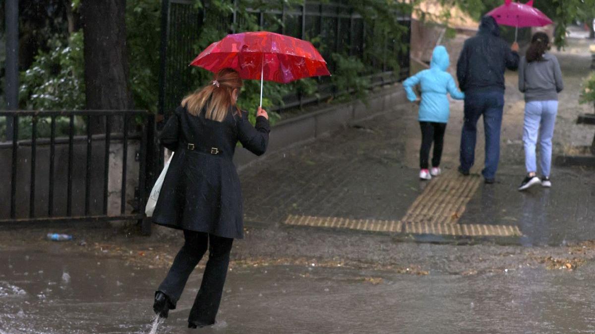 ploi abundente comparatie 100 ani